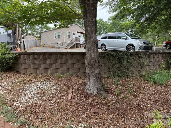 128 Indian Harbor TRL #E147, Mount Gilead, NC 27306