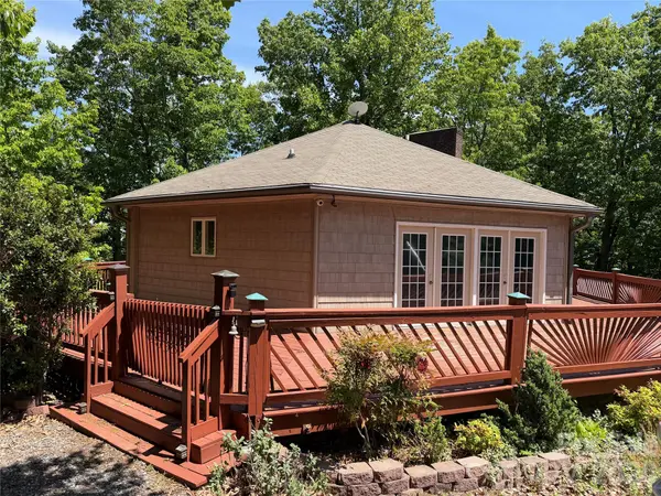 3190 Holly RD, Connelly Springs, NC 28612