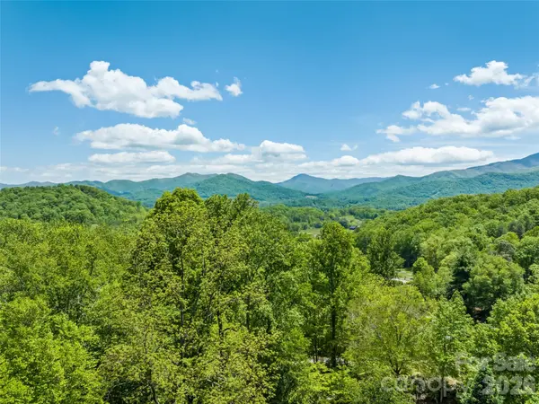 300 Kelly Springs RD, Waynesville, NC 28786