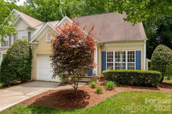 820 Autumn Rain LN, Charlotte, NC 28209
