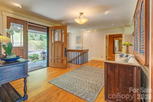 24 Westhaven DR, Asheville, NC 28804