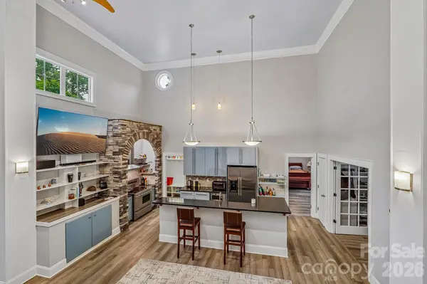 611 E 37th ST, Charlotte, NC 28205