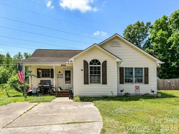 1472 Ridgewood DR, Concord, NC 28027