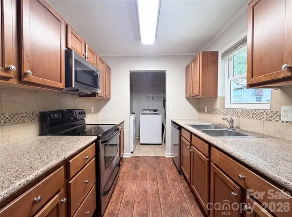 186 Jasmine CIR, Troutman, NC 28166