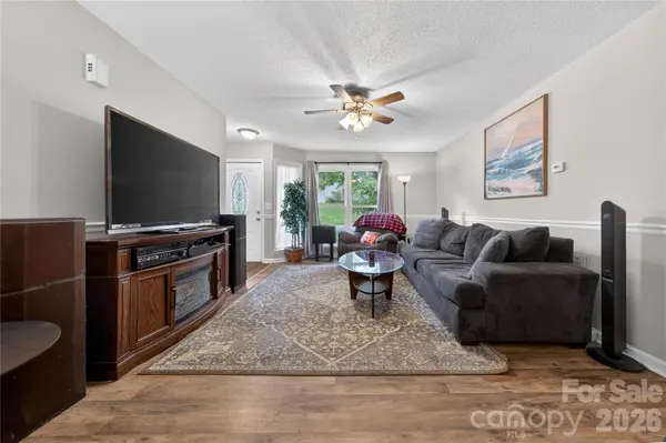 202 King David LN, Gastonia, NC 28056