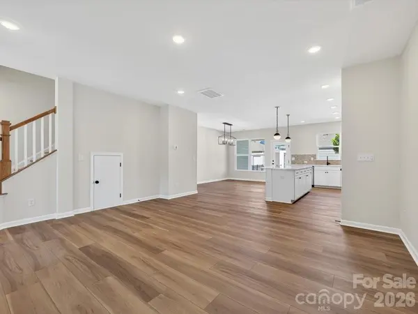 10032 Mamillion DR, Huntersville, NC 28078