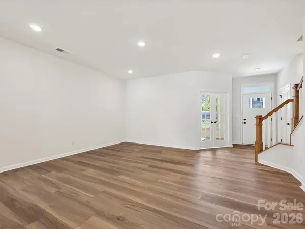 10032 Mamillion DR, Huntersville, NC 28078