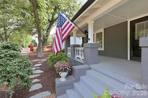 327 Campus ST, Charlotte, NC 28216