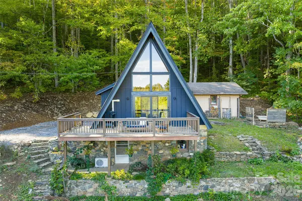 360 Banjo Branch RD, Burnsville, NC 28714