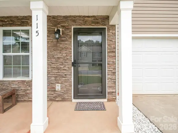 115 Harvest Pointe DR, Statesville, NC 28677