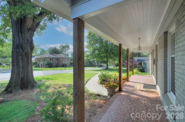 1140 Bevis DR, Charlotte, NC 28209