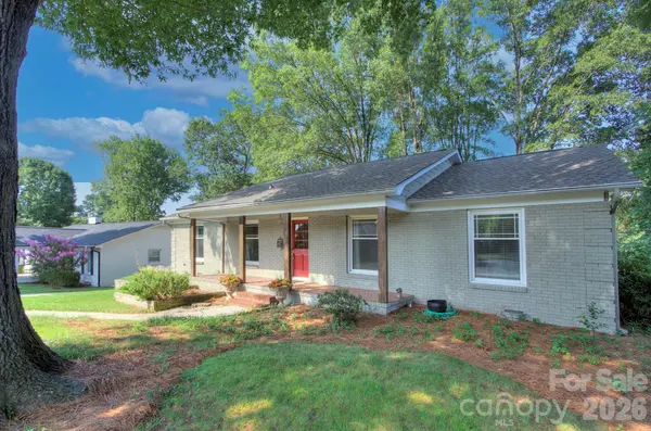 1140 Bevis DR, Charlotte, NC 28209