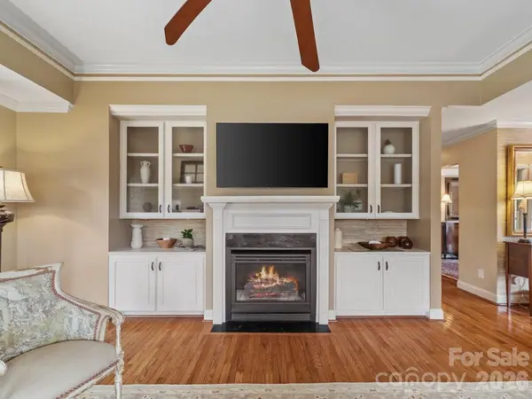 6 Creekside WAY, Asheville, NC 28804