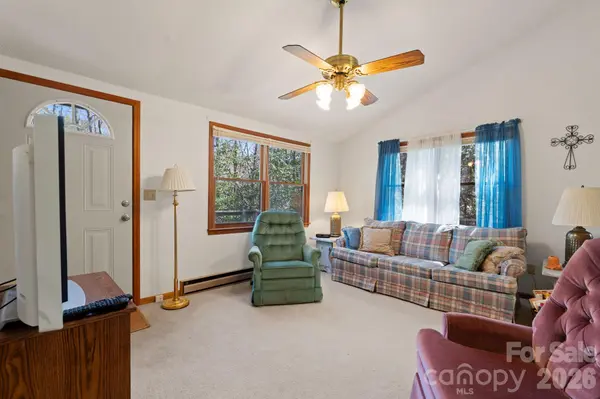8977 Rose Hollow AVE, Newland, NC 28657
