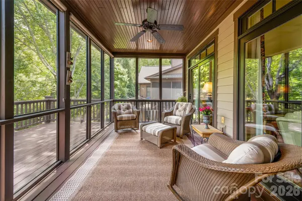 50 Meadow Village LN, Asheville, NC 28803