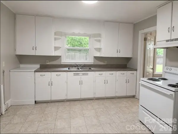 800 Mt Holly Huntersville RD, Charlotte, NC 28214