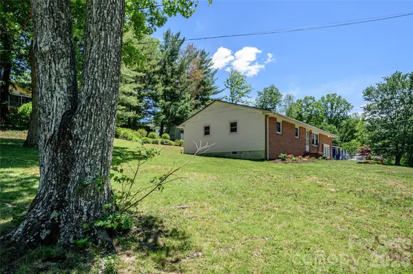 155 Chestnut PL, Arden, NC 28704