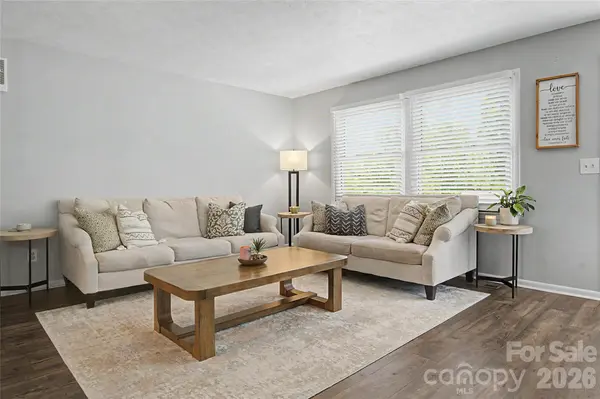 155 Chestnut PL, Arden, NC 28704