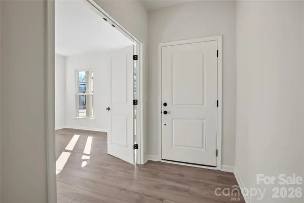 555 Cottage Garden LN, Belmont, NC 28012