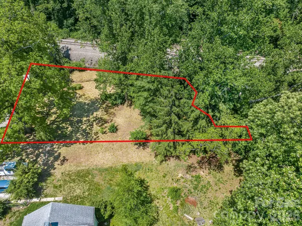 28 Pinecrest DR, Asheville, NC 8803