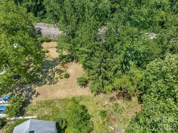 28 Pinecrest DR, Asheville, NC 8803