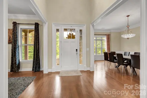125 Leeward Shoals LN, Mooresville, NC 28117