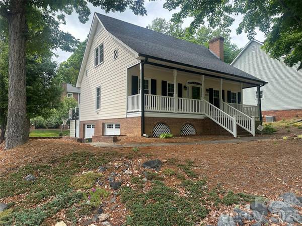 4116 Moss Brook DR, Winston Salem, NC 27127