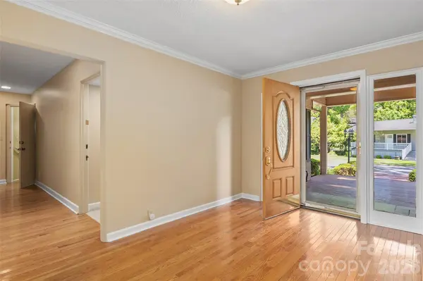 142 Country Club DR, Waynesville, NC 28786