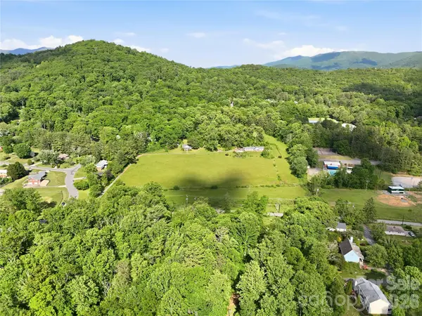 767 New Haw Creek RD, Asheville, NC 28805