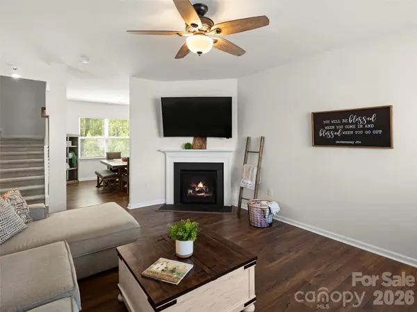 734 Fountain Park BLVD, Asheville, NC 28806