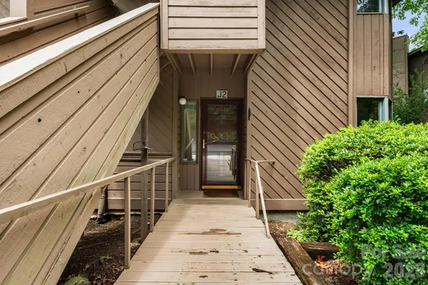 305 Piney Mountain DR #J2, Asheville, NC 28805