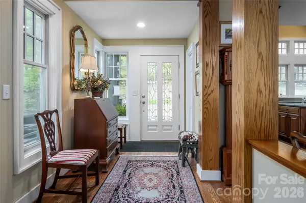 412 Granny Lewis LN, Mars Hill, NC 28754
