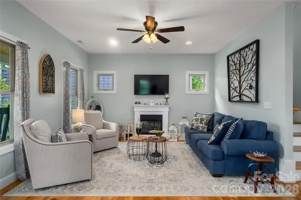 221 Courtland PL, Asheville, NC 28801