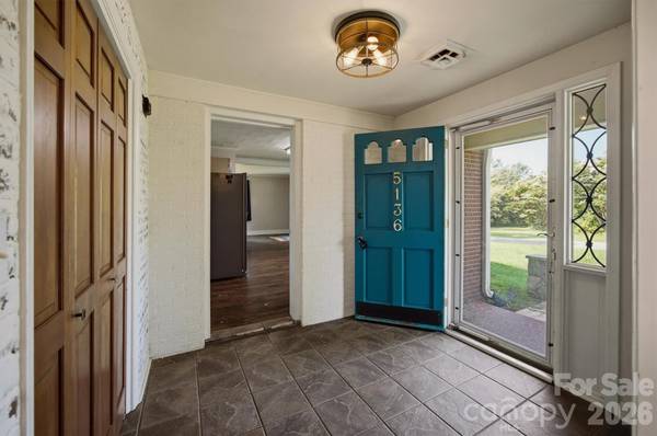 5136 Sherrill DR, Granite Falls, NC 28630