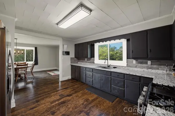 5136 Sherrill DR, Granite Falls, NC 28630