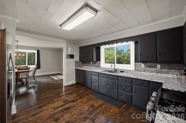 5136 Sherrill DR, Granite Falls, NC 28630