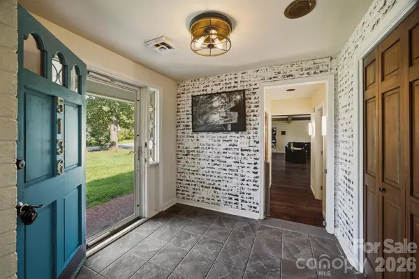 5136 Sherrill DR, Granite Falls, NC 28630