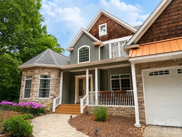 314 Woodland DR, Swannanoa, NC 28778