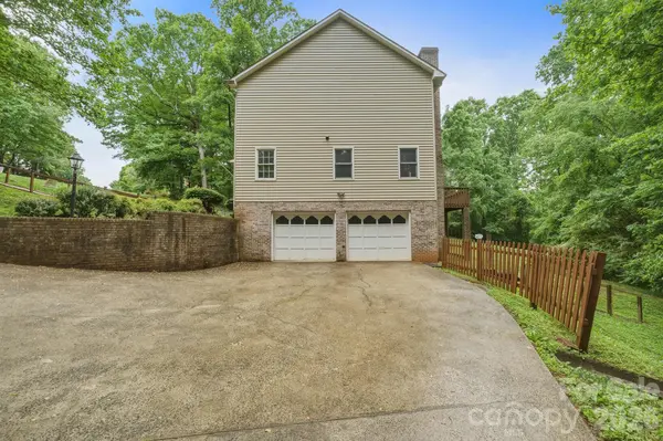 1227 Shirebourn None, Hickory, NC 28602