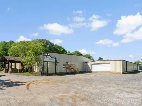 93 Thompson ST, Asheville, NC 28803