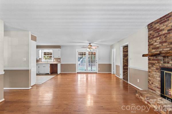 320 Amhurst DR, Kings Mountain, NC 28086