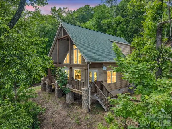 227 Snug Harbor CIR, Lake Lure, NC 28746