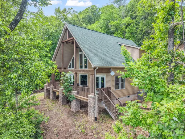 227 Snug Harbor CIR, Lake Lure, NC 28746