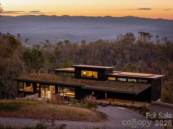 122 Elk Wallow TRL, Asheville, NC 28804