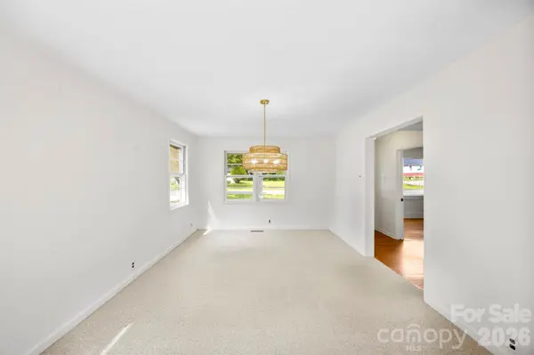301 Gittens ST, Lowell, NC 28098