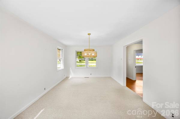 301 Gittens ST, Lowell, NC 28098