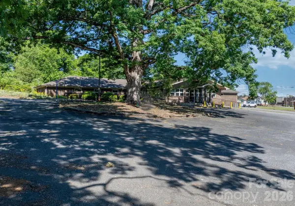 304 S Main ST, Morganton, NC 28655