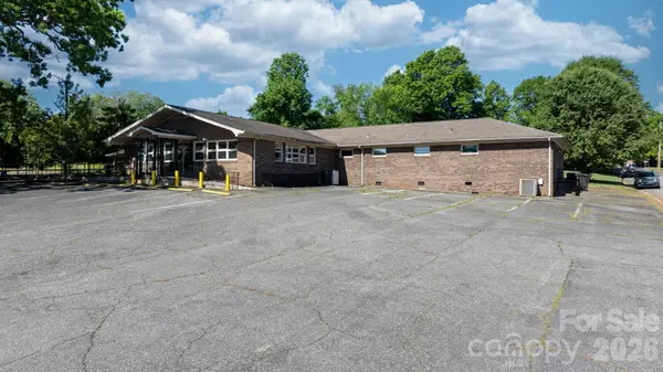 304 S Main ST, Morganton, NC 28655