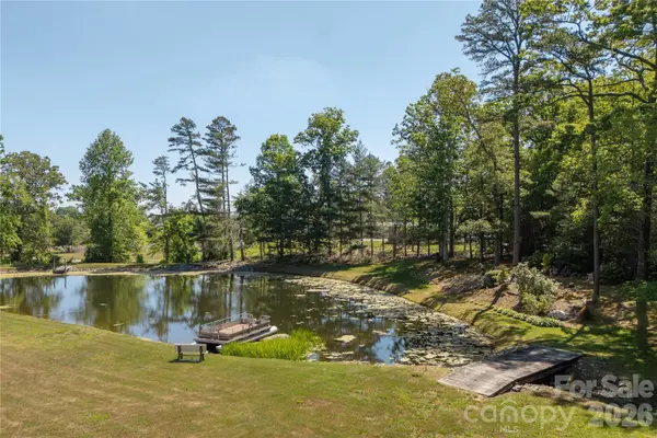 231 Allen RD, East Flat Rock, NC 28726