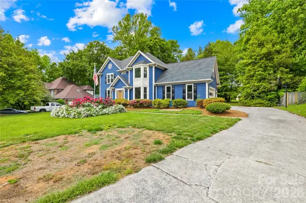 1066 Briarcliff RD, Mooresville, NC 28115